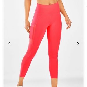 !!NWT!! Fabletics Mila Pocket Capri